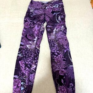 Size 4 fast and free 7/8” pants from smoke free pet free home